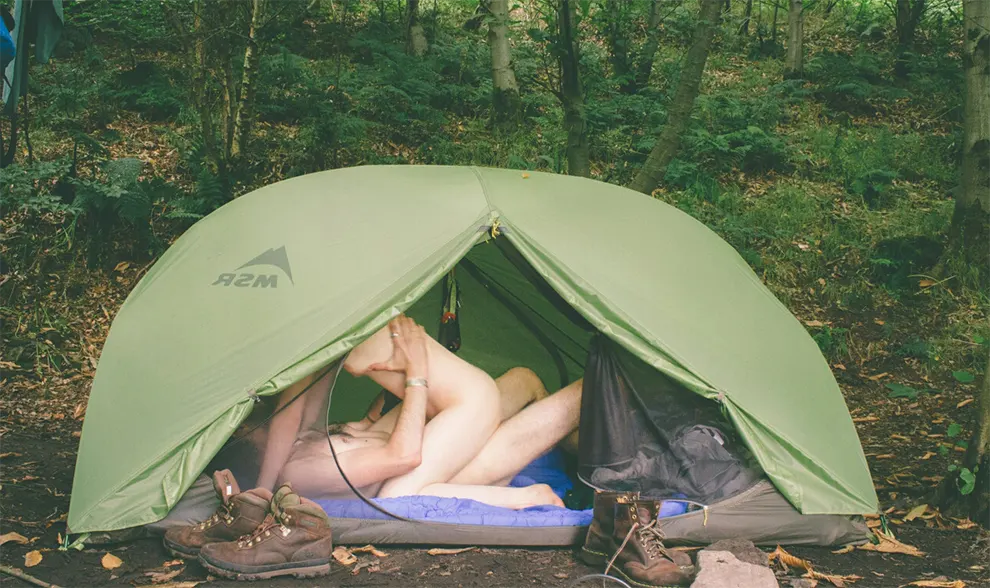 récit érоtіquе d'unе соquіnе quі bаіsе un mec dаns sа tеntе еn camping